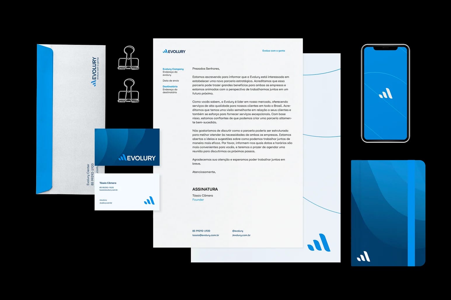 Brandbook da Evolury com orientações e aplicações do sistema visual.